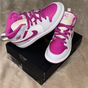 Jordan Air 1 Mid SE Toddler Shoes - Pink/White - Size 2 kids.